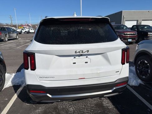 New 2026 Kia Sorento S image 4