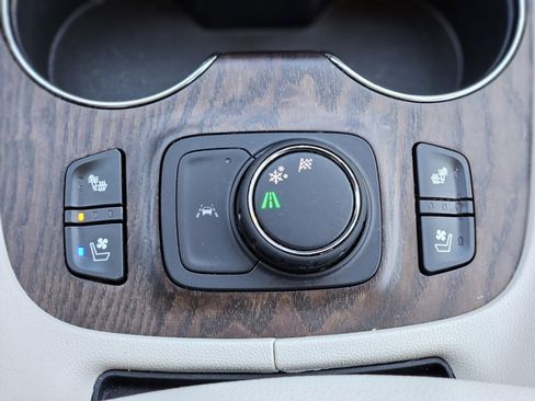 Used 2022 GMC Acadia Denali w/ Denali Technology Package image 24