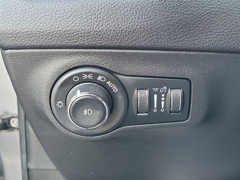 Used 2018 Jeep Compass Limited w/ Navigation Group image 14