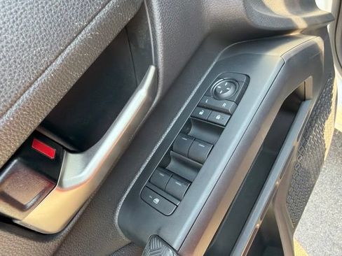 Used 2024 Toyota Tacoma TRD Off-Road AWD/4WD image 18