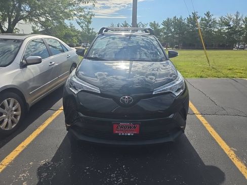 Used 2019 Toyota C-HR LE FWD image 2