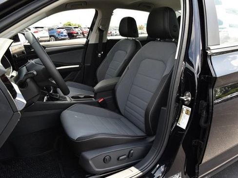 New 2026 Volkswagen Jetta SE FWD image 20