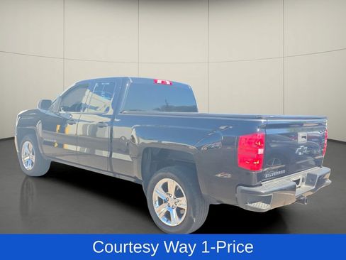 Used 2018 Chevrolet Silverado 1500 Custom w/ Custom Value Package RWD image 6