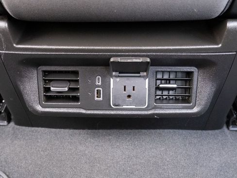 Used 2025 Chevrolet Silverado 1500 LT image 16