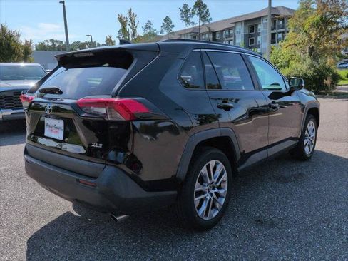 Certified 2022 Toyota RAV4 XLE Premium FWD image 6