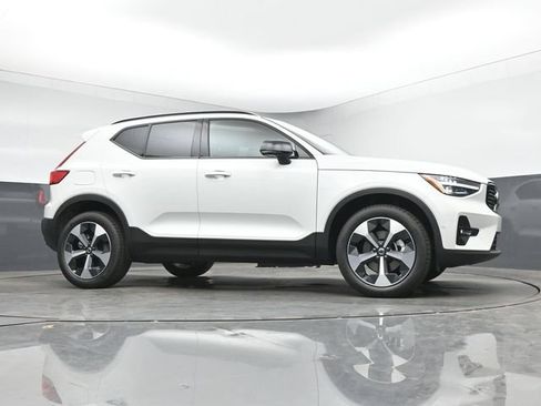 New 2026 Volvo XC40 B5 Plus w/ Climate Package AWD/4WD image 37