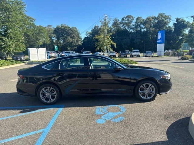 Certified 2023 Honda Accord EX image 9