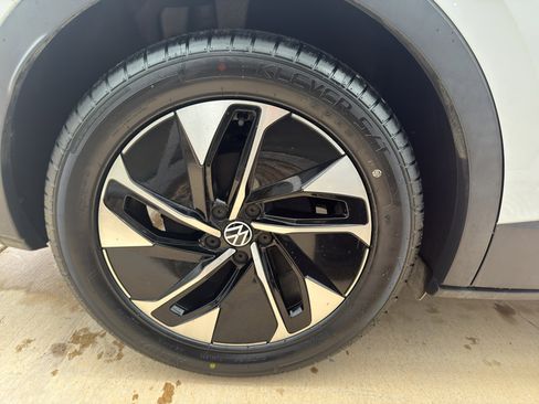 Used 2021 Volkswagen ID.4 Pro image 19