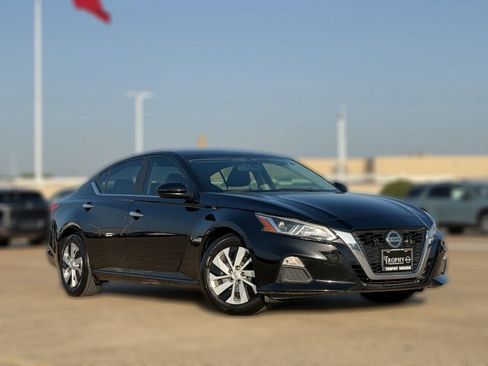 Used 2020 Nissan Altima 2.5 S FWD image 2