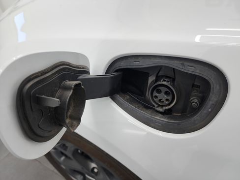 Used 2024 Chrysler Pacifica Limited image 38