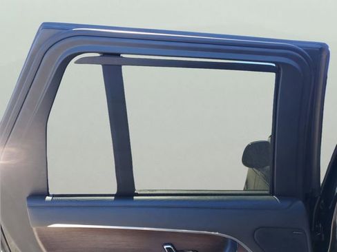 Used 2023 Land Rover Range Rover SE image 14