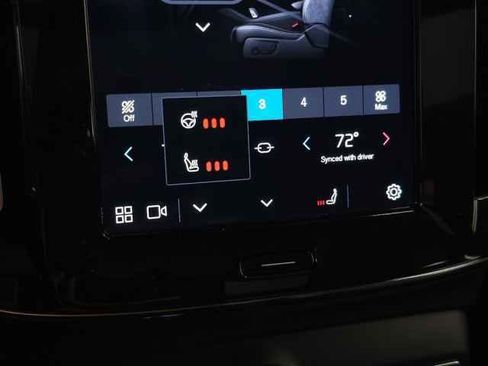 Certified 2023 Volvo XC40 B5 Ultimate w/ Protection Package Premier image 32