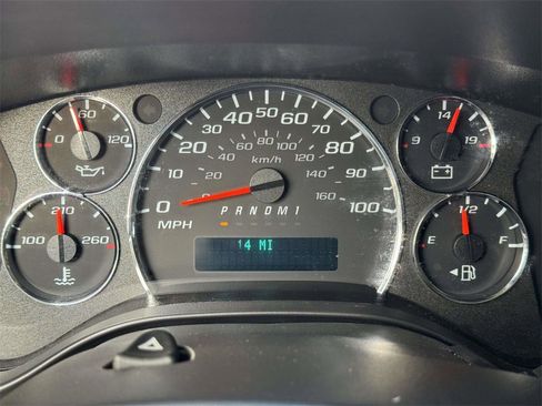 Used 2024 GMC Savana 2500 w/ Driver Convenience Package image 13