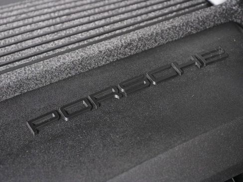 Certified 2025 Porsche Macan image 27