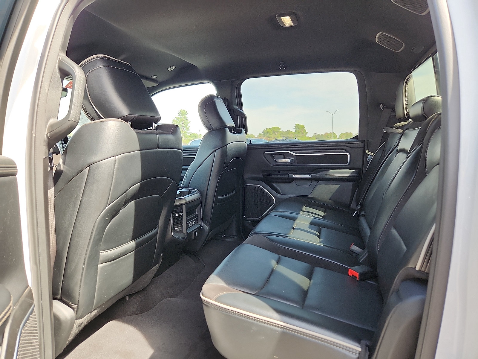 Used 2025 RAM 1500 Laramie AWD/4WD image 11