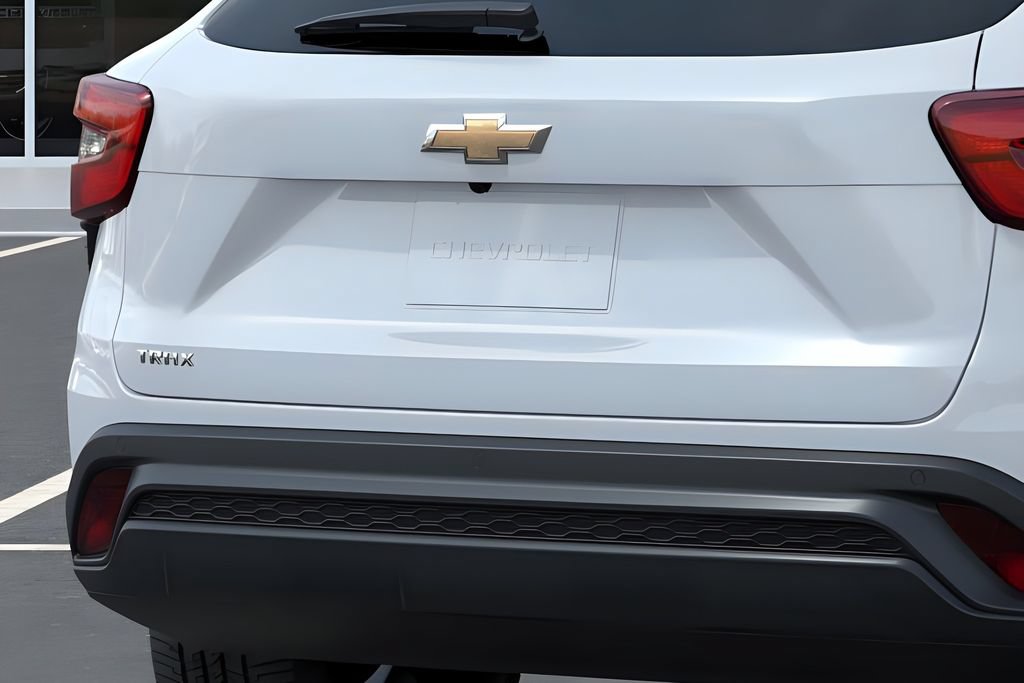 New 2026 Chevrolet Trax LS w/ LS Convenience Package FWD image 17
