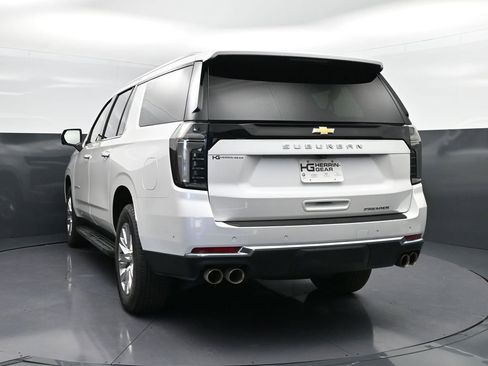 New 2025 Chevrolet Suburban Premier image 6