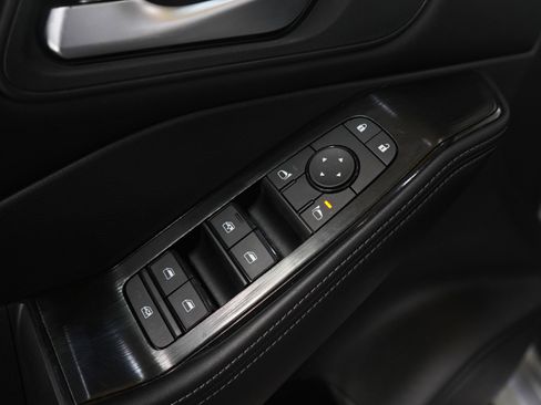 Used 2025 Nissan Rogue SV AWD/4WD image 21