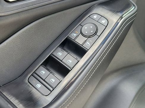 Used 2025 Nissan Rogue SV image 23