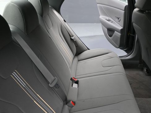 Certified 2025 Hyundai Elantra Sport image 13