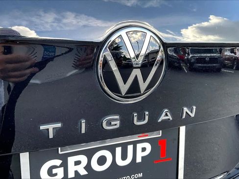 Used 2024 Volkswagen Tiguan SE FWD image 30