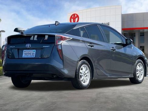 Used 2016 Toyota Prius Three FWD image 4