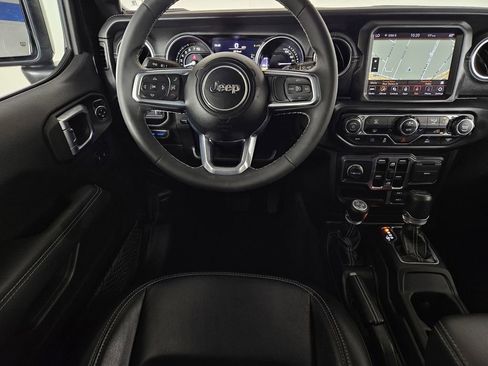 Used 2023 Jeep Wrangler Unlimited Sahara AWD/4WD image 7