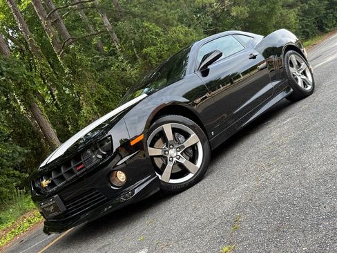 Used 2010 Chevrolet Camaro SS RWD image 3