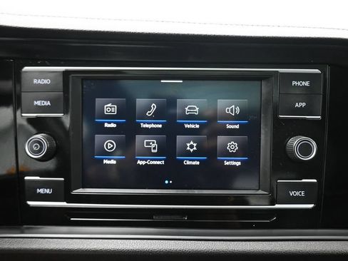 Used 2024 Volkswagen Jetta SE FWD image 19