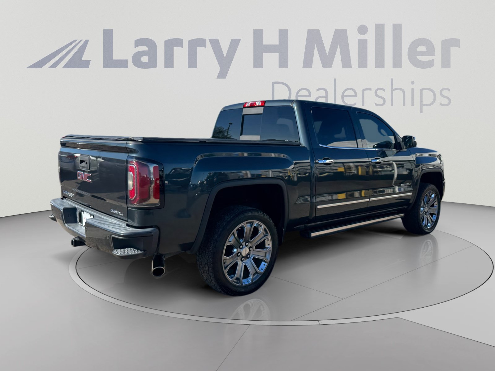 Used 2018 GMC Sierra 1500 Denali w/ Denali Ultimate Package AWD/4WD image 5