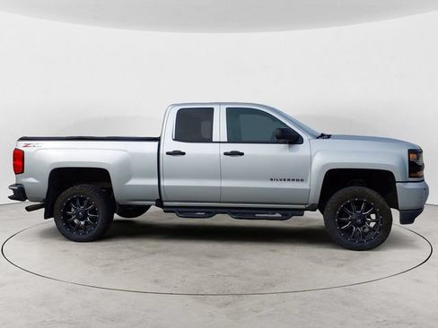 Used 2019 Chevrolet Silverado 1500 LT w/ All Star Edition AWD/4WD image 4