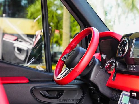 Used 2019 Mercedes-Benz Sprinter 4x4 170 image 31