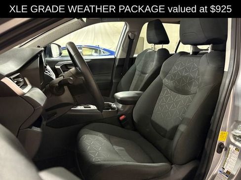 Used 2021 Toyota RAV4 XLE w/ Convenience Package image 6