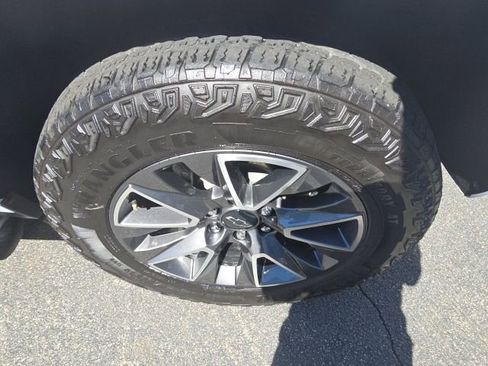 Used 2024 Chevrolet Suburban Z71 w/ Luxury Package image 30