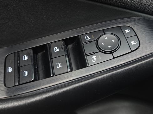 Used 2023 Nissan Rogue S AWD/4WD image 32