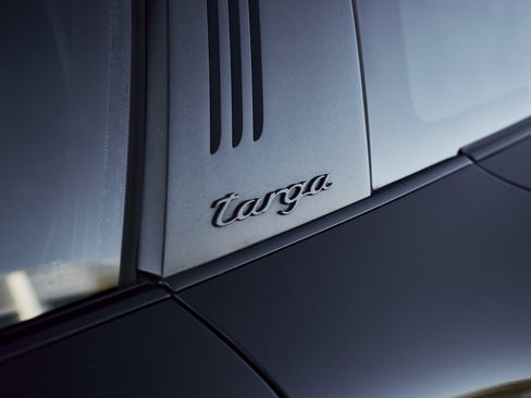 Used 2019 Porsche 911 Targa 4 GTS image 8