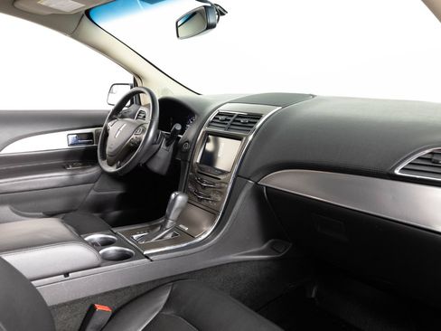 Used 2013 Lincoln MKX AWD image 25