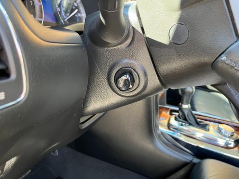 Used 2016 INFINITI QX80 4WD w/ Deluxe Technology Package image 17