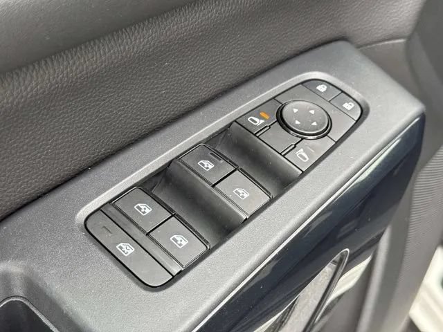 Certified 2025 Nissan Pathfinder SV AWD/4WD image 31