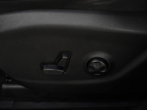 Used 2019 Jeep Cherokee Limited AWD/4WD image 25