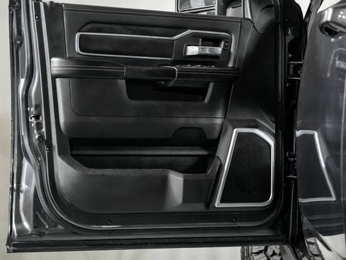Used 2024 RAM 2500 Laramie w/ Night Edition AWD/4WD image 34