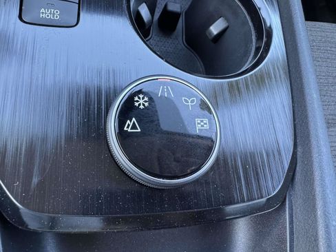 Used 2021 Nissan Rogue SV AWD/4WD image 36