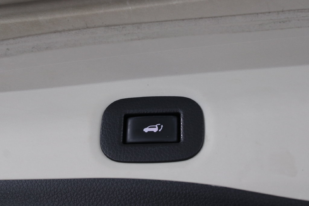 Used 2017 Nissan Rogue SV w/ SV Premium Package AWD/4WD image 29