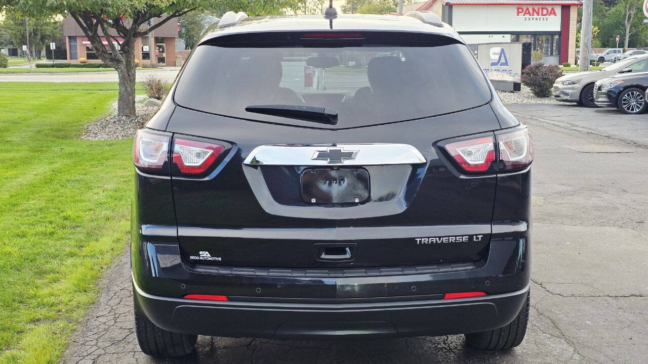Used 2016 Chevrolet Traverse LT w/ Style and Technology Package FWD image 5