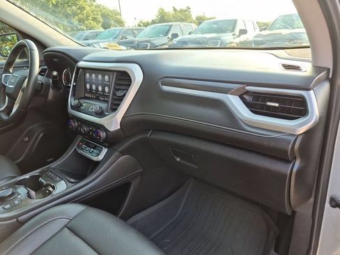 Used 2023 GMC Acadia SLT w/ Preferred Package FWD image 40