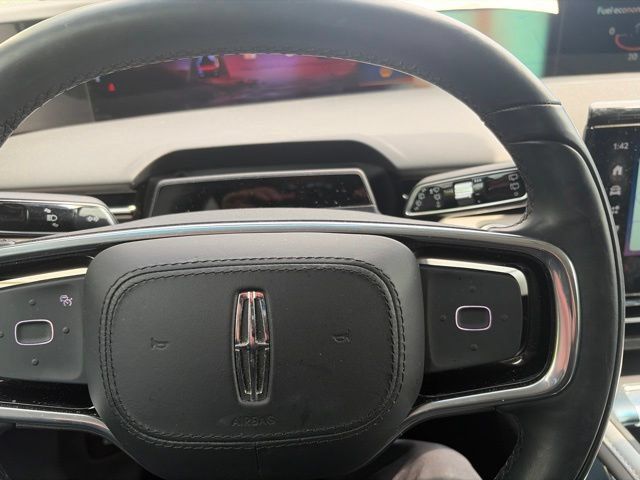 Used 2024 Lincoln Nautilus Reserve AWD/4WD image 16
