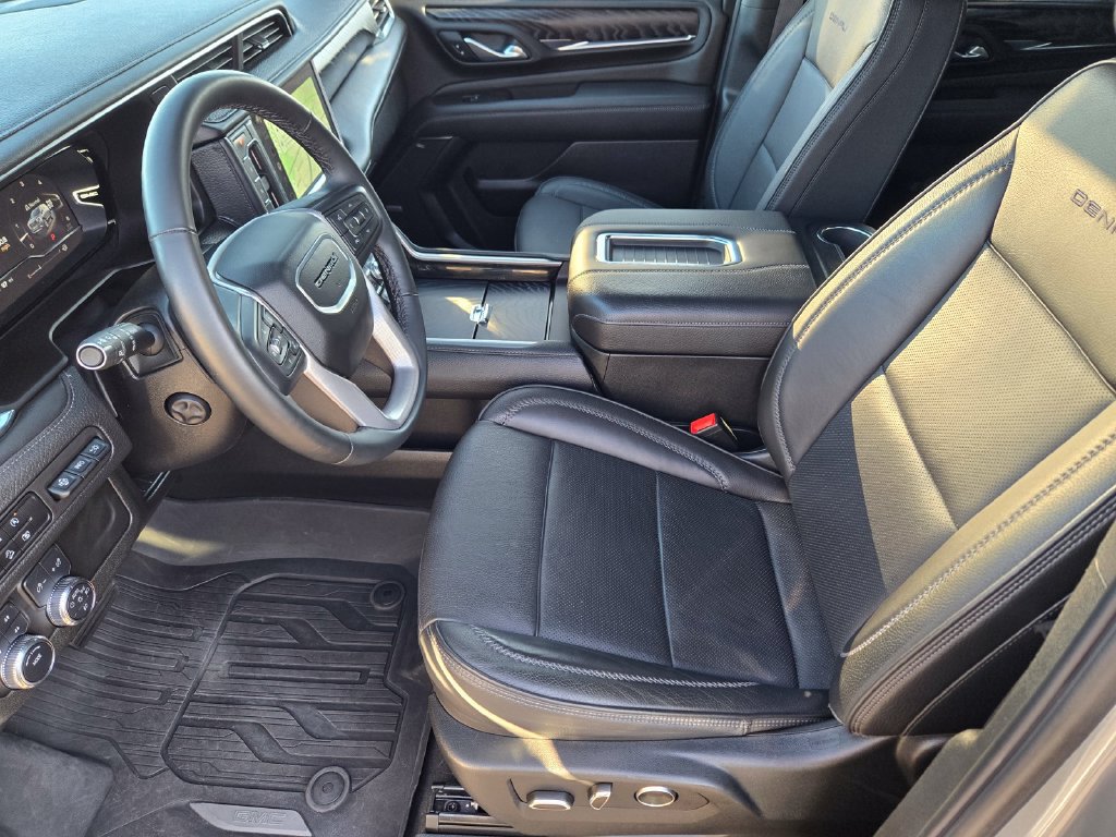 Used 2024 GMC Yukon Denali AWD/4WD image 15