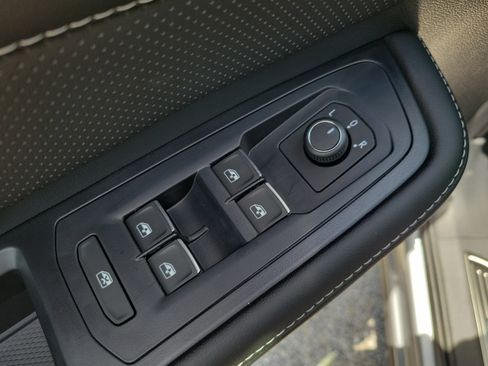 New 2026 Volkswagen Atlas SE FWD image 17