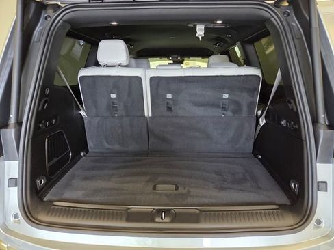 Used 2025 Jeep Wagoneer 4WD image 13