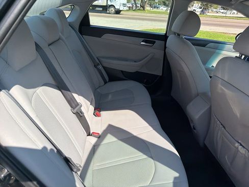 Used 2019 Hyundai Sonata SE image 17